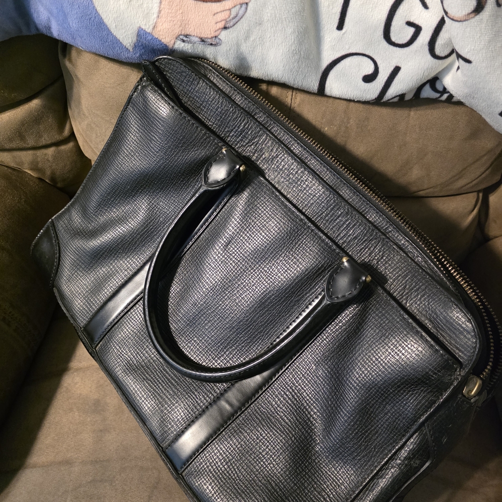 Coach Black Leather Briefcase with Sleek Design